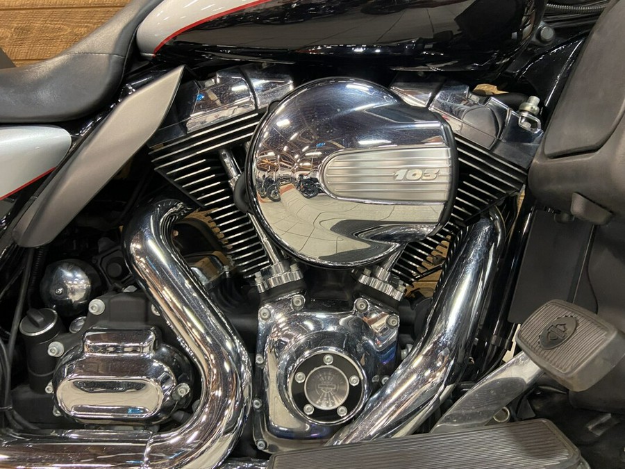 2015 Harley-Davidson® Ultra Limited Low Two-Tone Brilliant Silver Pearl/Vivid Black FLHTKL