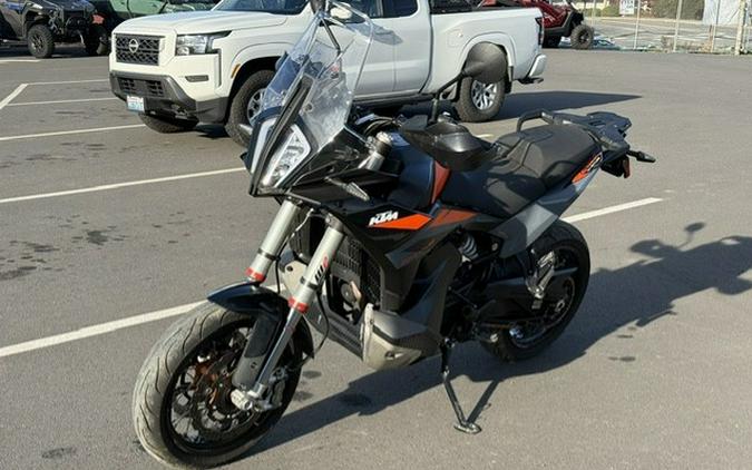 2023 KTM Adventure 890