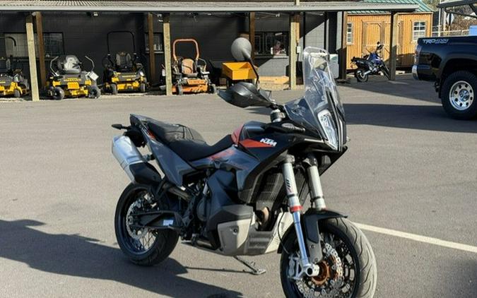 2023 KTM Adventure 890