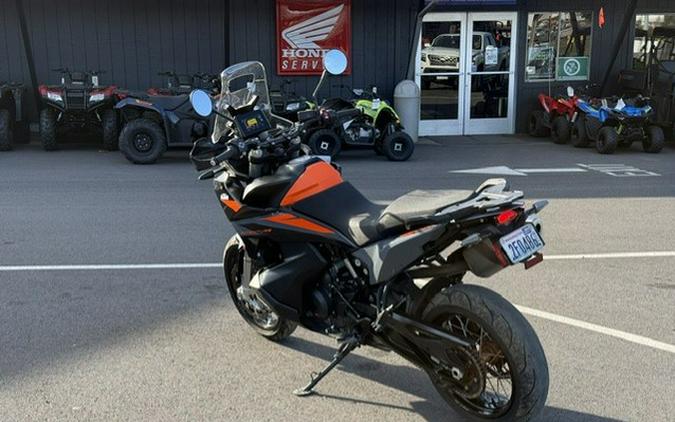2023 KTM Adventure 890