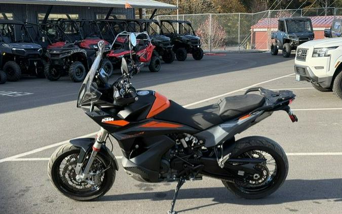 2023 KTM Adventure 890