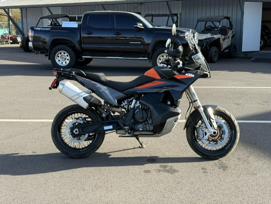 2023 KTM Adventure 890
