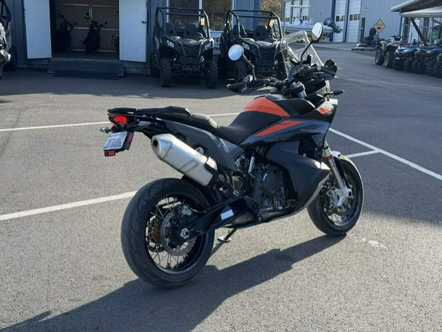 2023 KTM Adventure 890