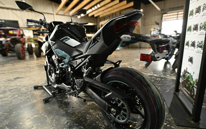 2025 Kawasaki Z900 ABS Galaxy Silver/Metallic Spark Black