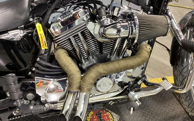 2016 Harley-Davidson® XL1200V - Sportster® Seventy-Two®