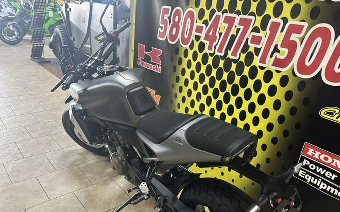 2027 Husqvarna SVARTPILEN 801 SE