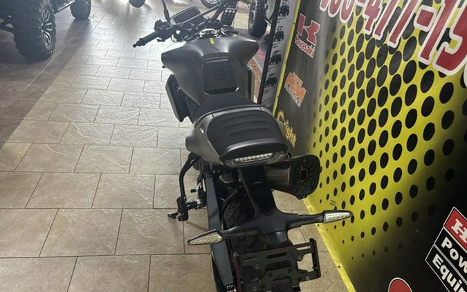 2027 Husqvarna SVARTPILEN 801 SE