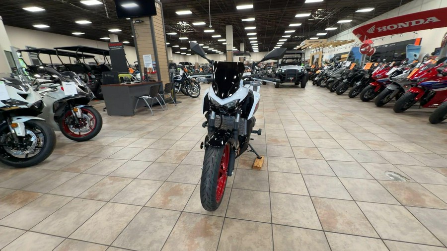 2026 Kawasaki Z500 SE ABS