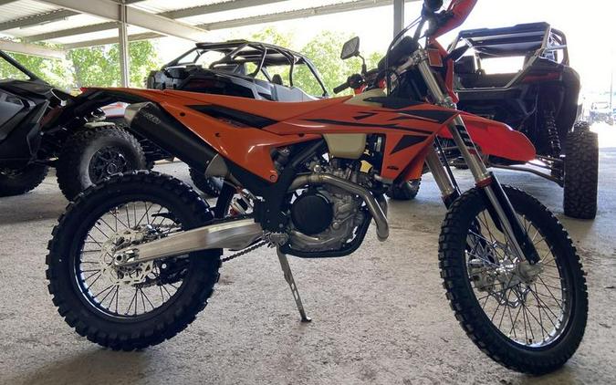 2025 KTM 500 EXC-F Six Days First Look [Fast Facts; 15 Photos]