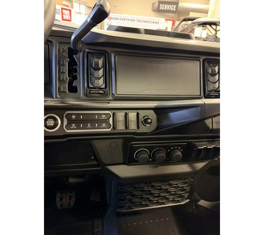 2027 Can-Am Defender XU XT CAB HD10