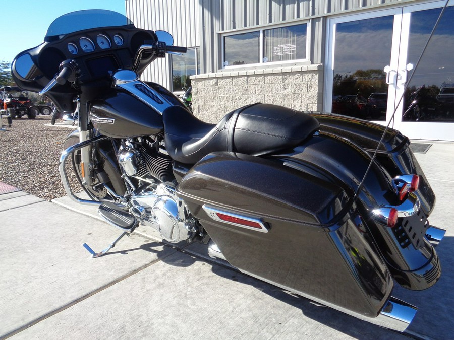 2021 Harley-Davidson® Street Glide® Custom Color