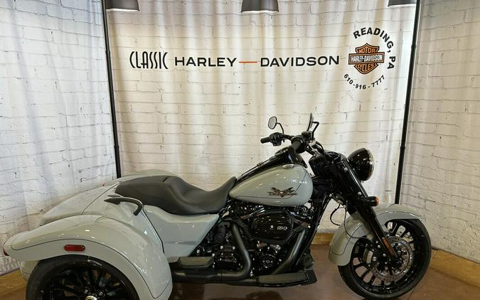 2024 Harley-Davidson® Free Wheeler® 3 FLRT Billiard Gray