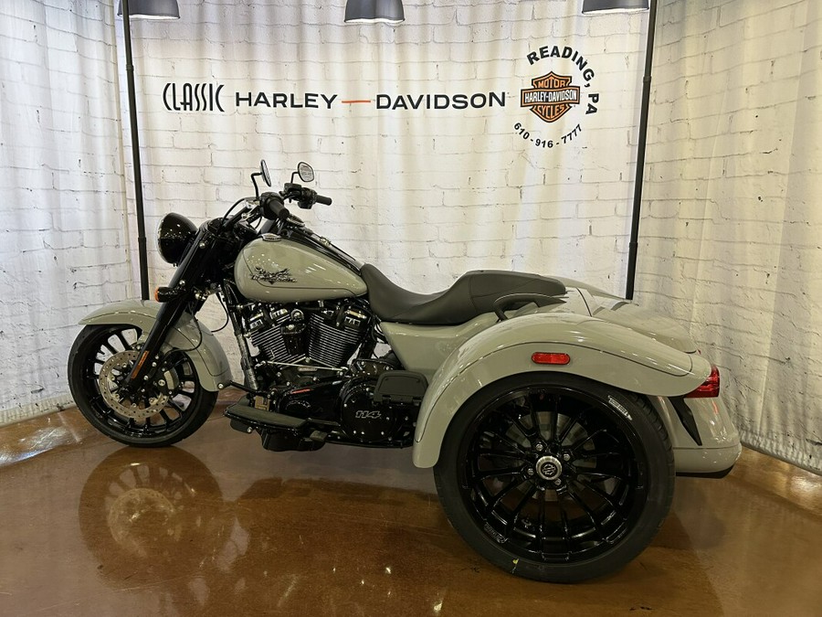 2024 Harley-Davidson® Free Wheeler® 3 FLRT Billiard Gray