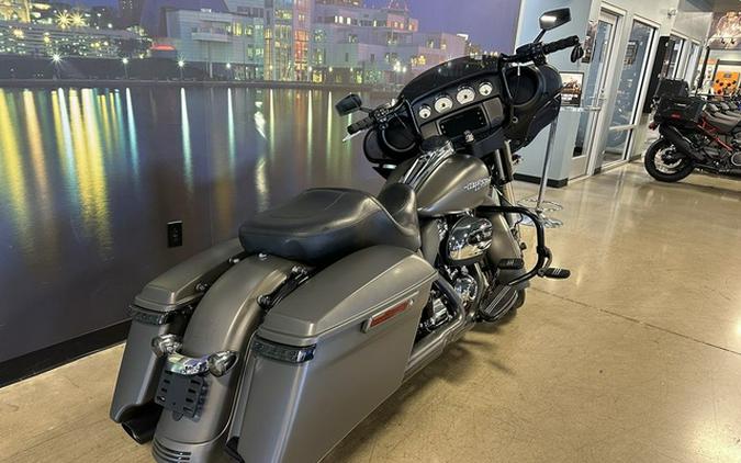 2018 Harley-Davidson FLHX - Street Glide