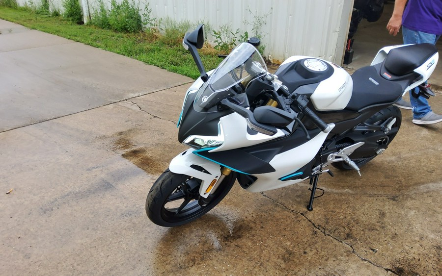 2024 CFMOTO SS 300