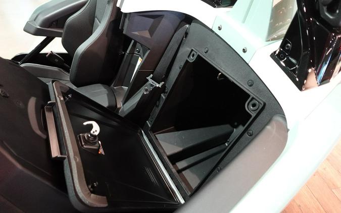 2026 Slingshot Slingshot R - AutoDrive