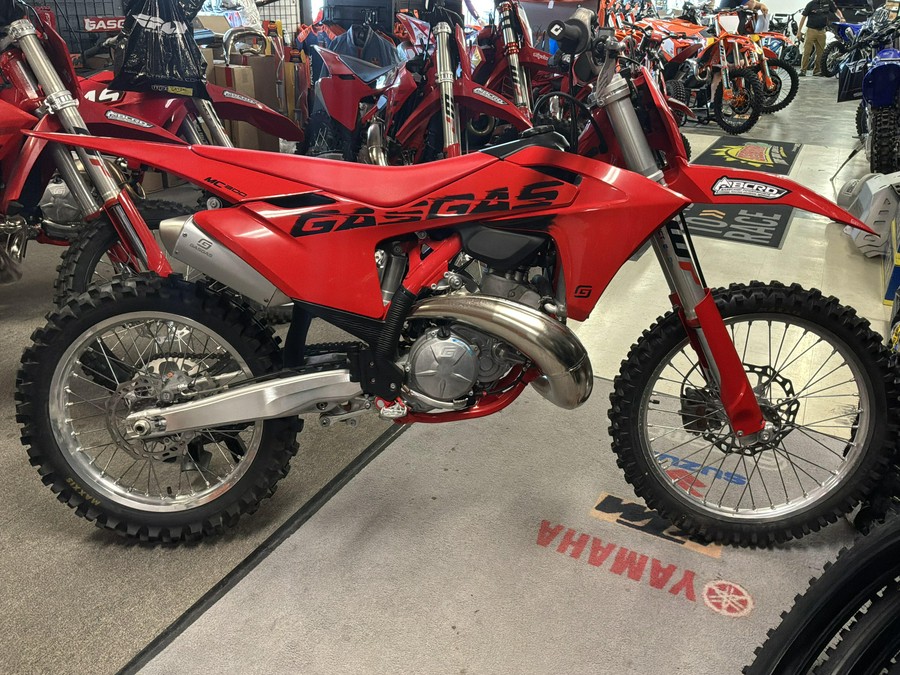 2025 GASGAS MC 300