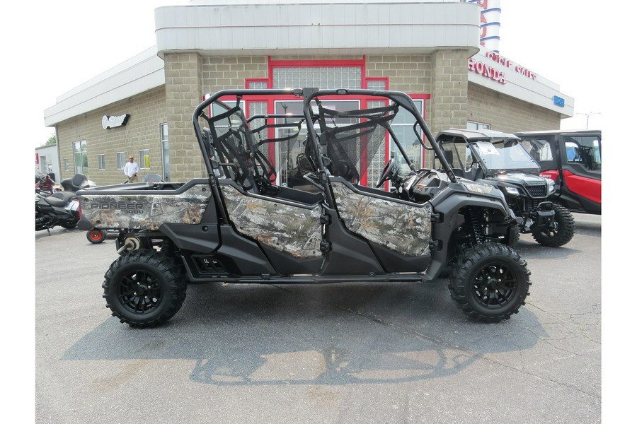 2025 Honda Pioneer 1000-6 Crew Deluxe