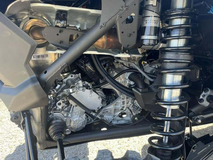 2026 Can-Am® Maverick X3 Max X RS Turbo RR Triple Black_4.5 in