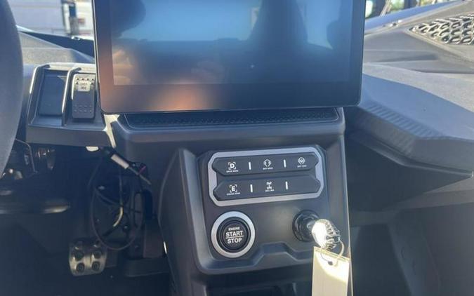 2026 Can-Am® Maverick X3 Max X RS Turbo RR Triple Black_4.5 in