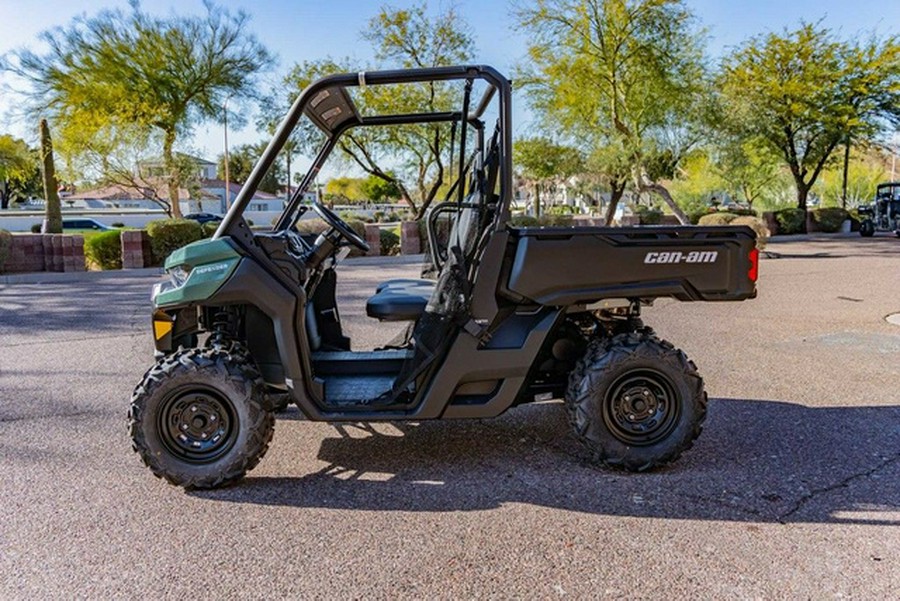 2025 Can-Am Defender HD7