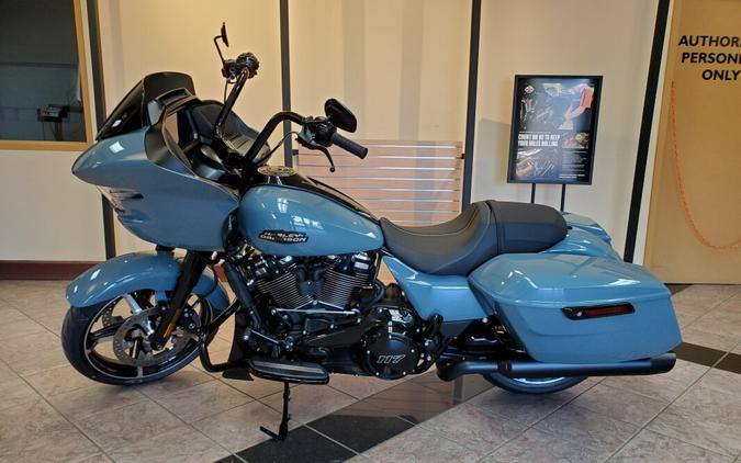 2024 Harley-Davidson Road Glide™ Sharkskin Blue - Black Finish