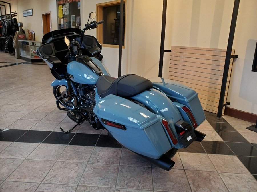 2024 Harley-Davidson Road Glide™ Sharkskin Blue - Black Finish