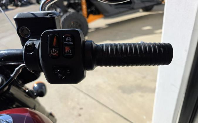 2023 Indian Motorcycle® Super Chief® Limited Stryker Red Metallic