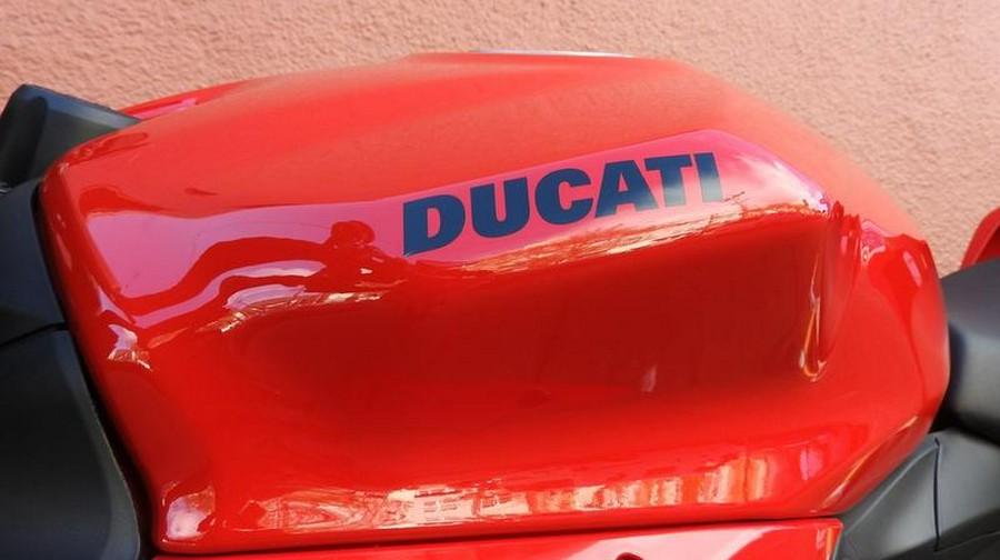 2024 Ducati Streetfighter V2 Red