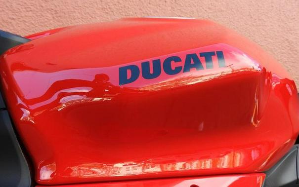 2024 Ducati Streetfighter V2 Red