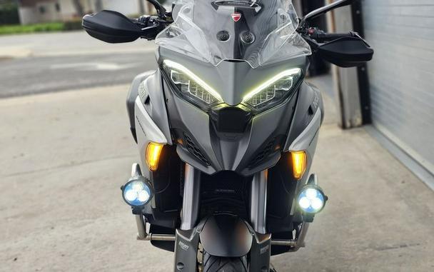 2022 Ducati Multistrada V4S Aviator Grey / Alloy Wheels