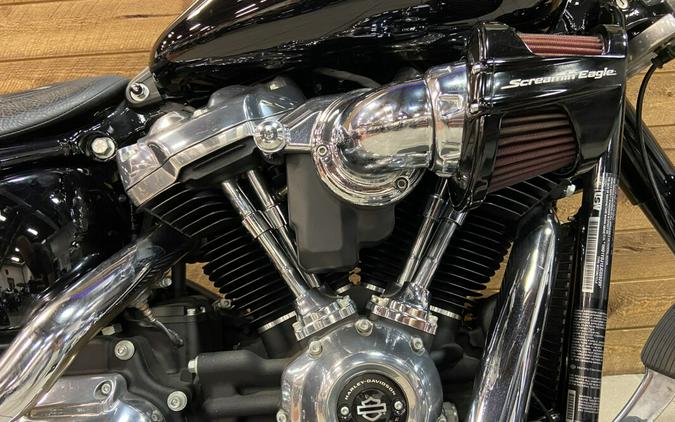 2018 Harley-Davidson® Softail Slim® Vivid Black FLSL