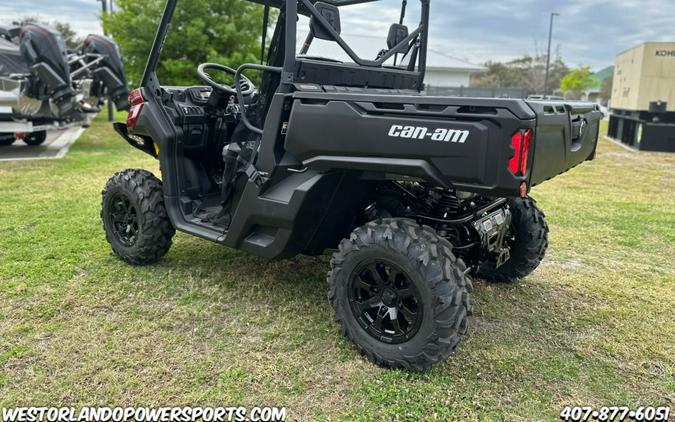 2024 Can-Am® Defender DPS HD10 Fiery Red