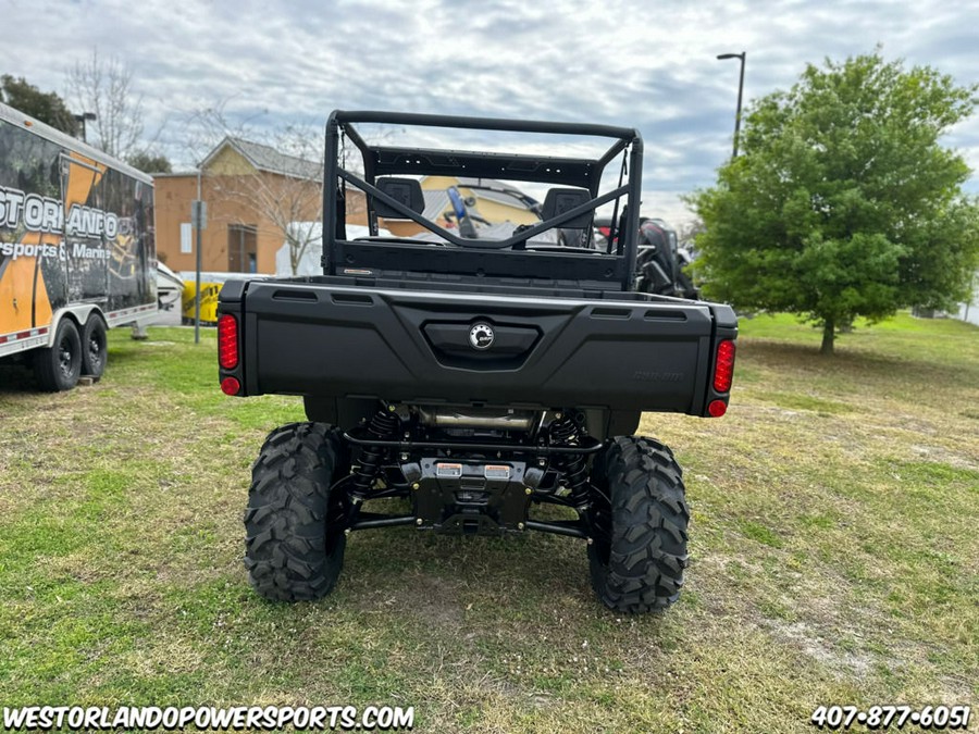 2024 Can-Am® Defender DPS HD10 Fiery Red