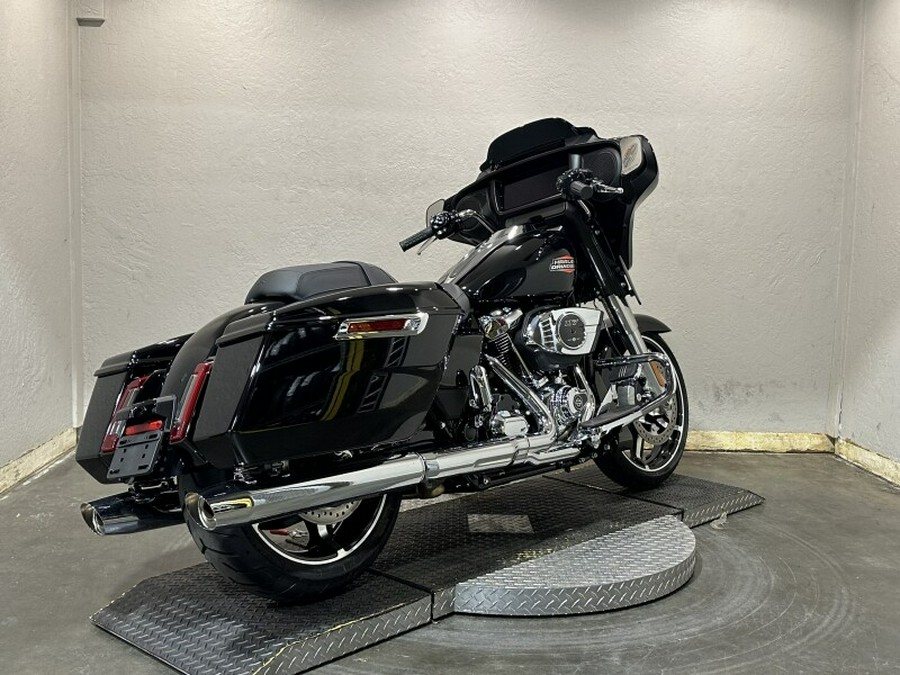 Harley-Davidson Street Glide® 2024 FLHX 84445530 VIVID BLACK