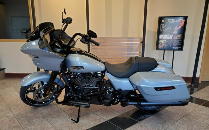 2024 Harley-Davidson Road Glide™ Atlas Silver Metallic