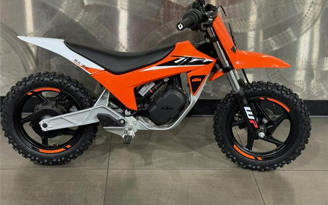 FIRST LOOK! THE ALUMINUM FRAMED 2024 KTM SX-E 2 IS COMING SOON