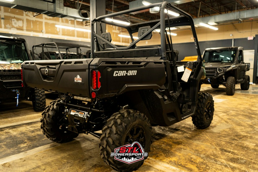 2025 Can-Am Defender DPS HD10