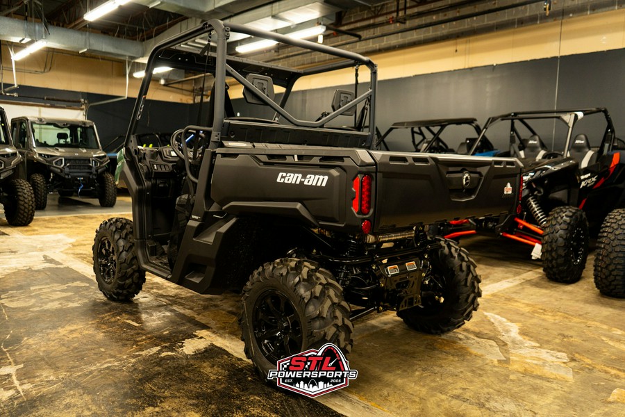 2025 Can-Am Defender DPS HD10