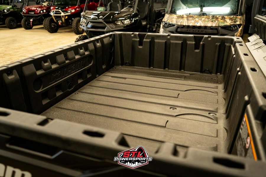 2025 Can-Am Defender DPS HD10