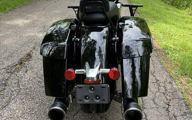 2024 Indian Motorcycle® Challenger® Titanium Smoke