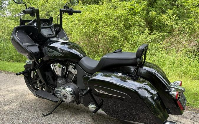 2024 Indian Motorcycle® Challenger® Titanium Smoke
