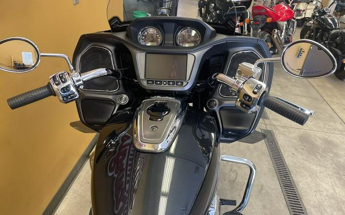 2020 Indian Motorcycle® Challenger Limited Thunder Black Pearl