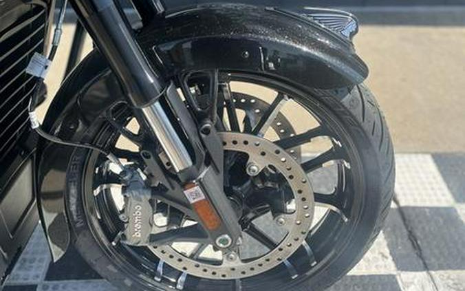 2026 Indian Motorcycle® Challenger® Dark Horse® 112 w/PowerBand Audio Black Crystal w/Black Metalli