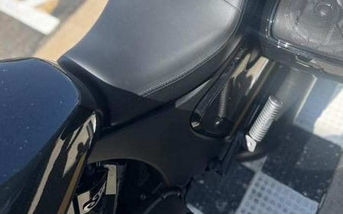 2026 Indian Motorcycle® Challenger® Dark Horse® 112 w/PowerBand Audio Black Crystal w/Black Metalli