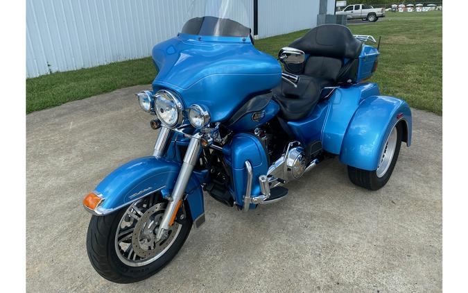 2011 Harley-Davidson® TRI-GLIDE ULTRA CLASSIC FLHTCUTG