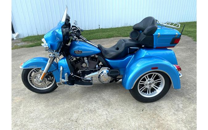 2011 Harley-Davidson® TRI-GLIDE ULTRA CLASSIC FLHTCUTG