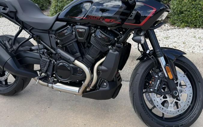 2026 Harley-Davidson Pan America 1250 ST Vivid Black Black Trim