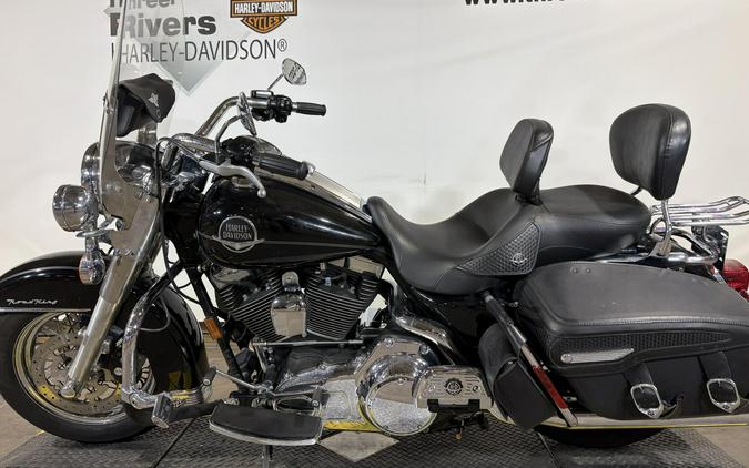 2008 Harley-Davidson® Road King® Classic Vivid Black