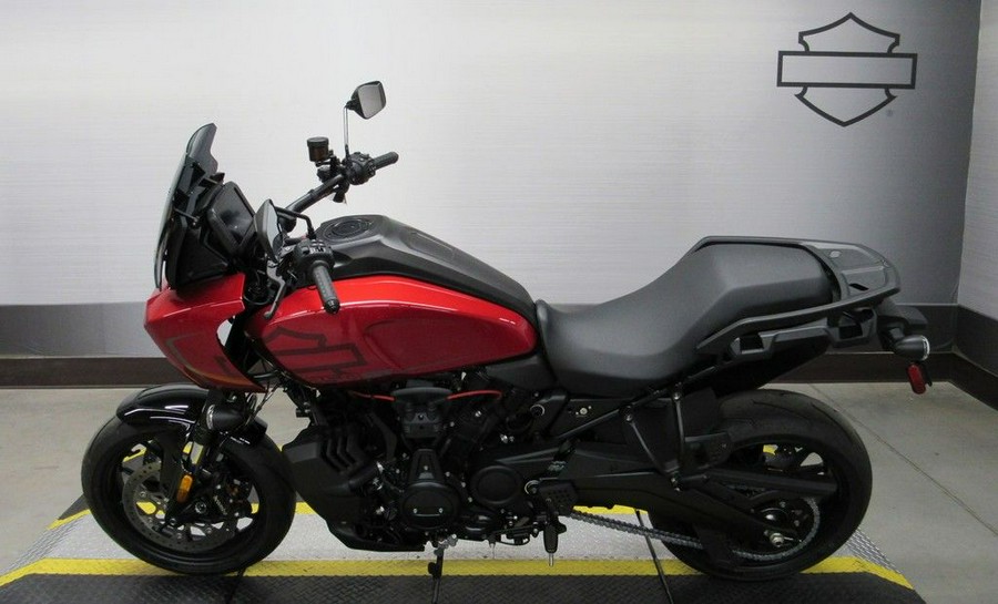 2025 Harley-Davidson® RA1250ST - Pan America® 1250 ST